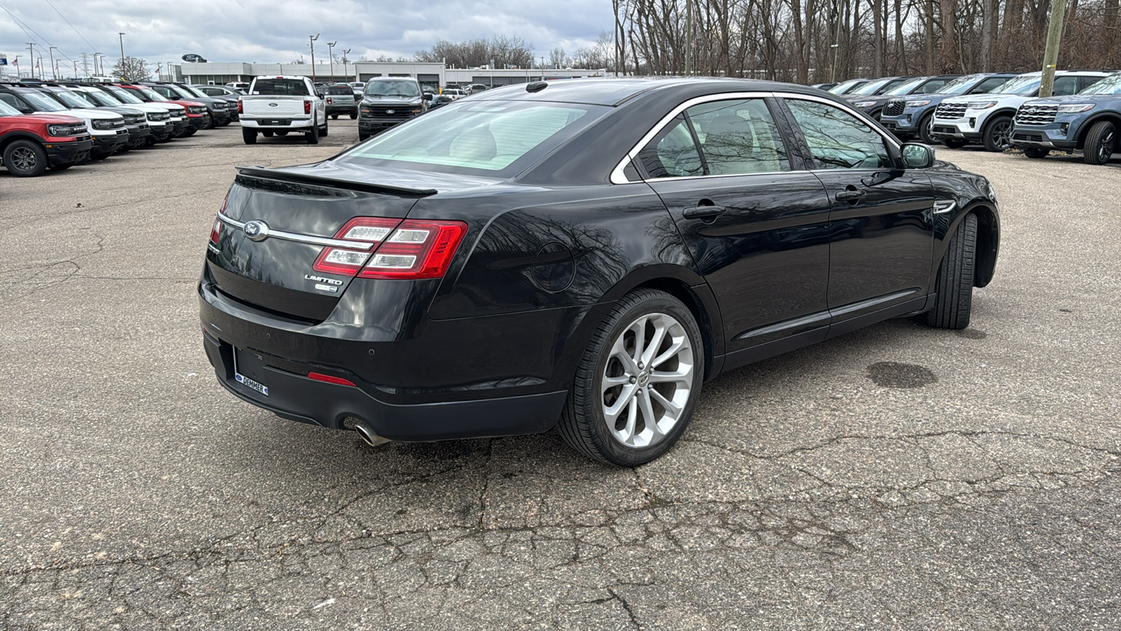 2013 Ford Taurus Limited 4