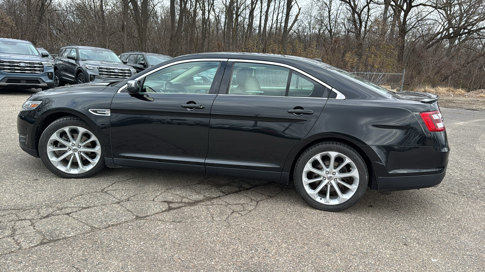 2013 Ford Taurus Limited 6