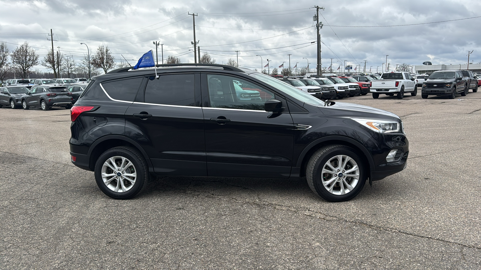 2019 Ford Escape SEL 3