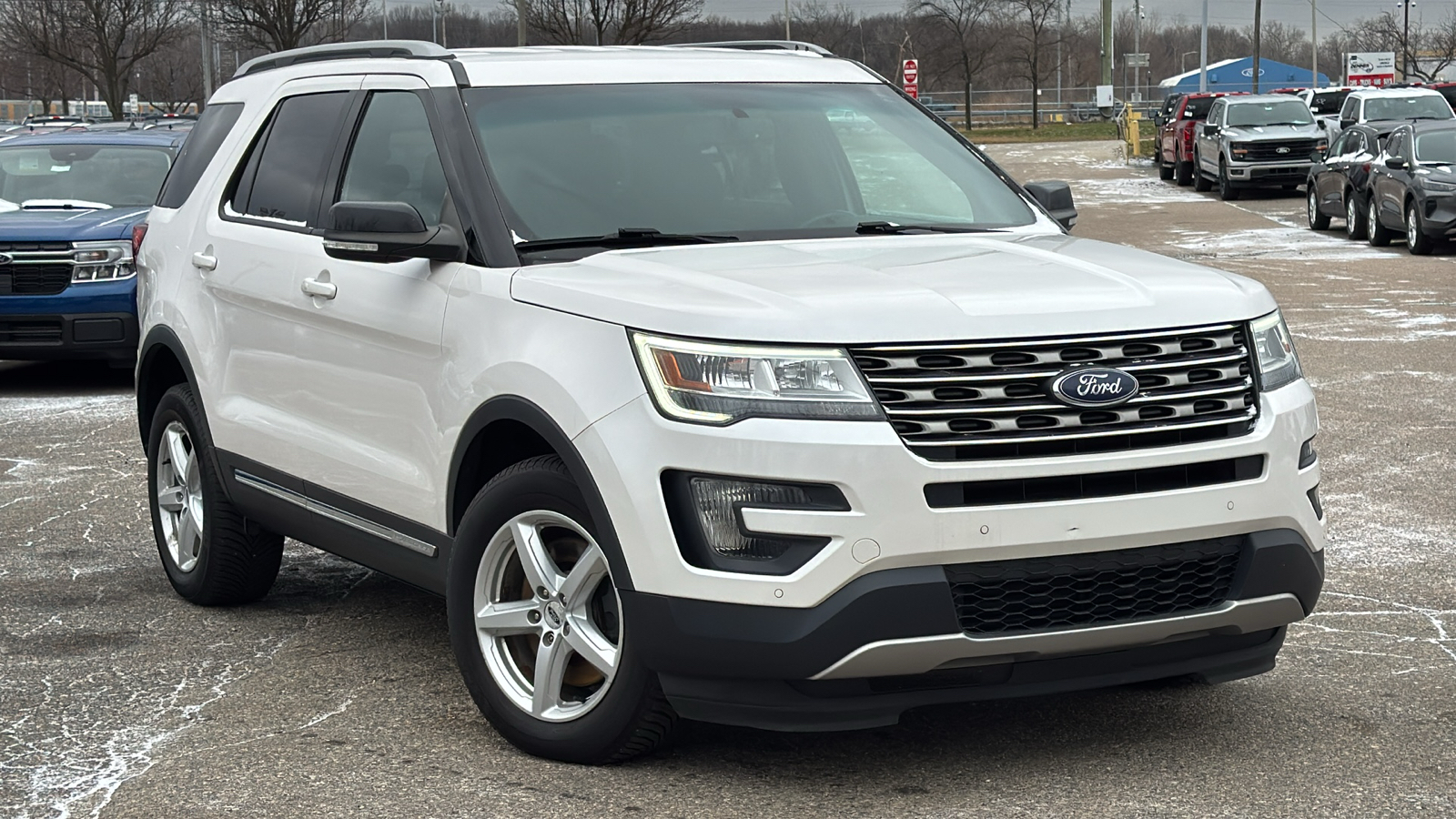 2016 Ford Explorer XLT 2