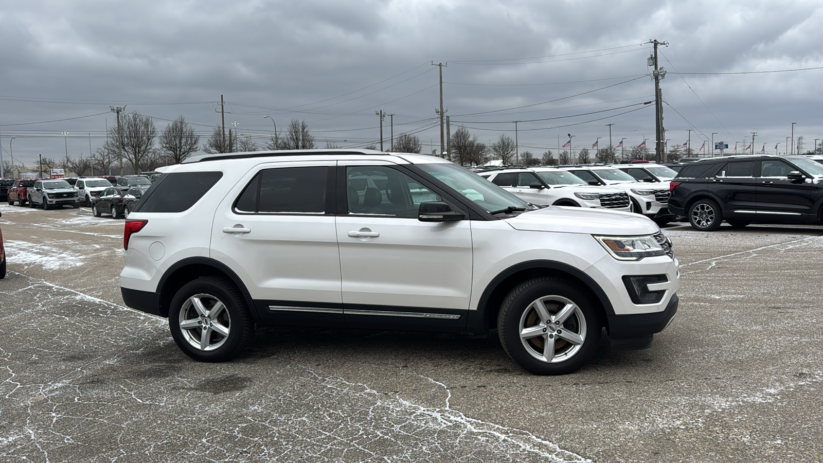 2016 Ford Explorer XLT 3