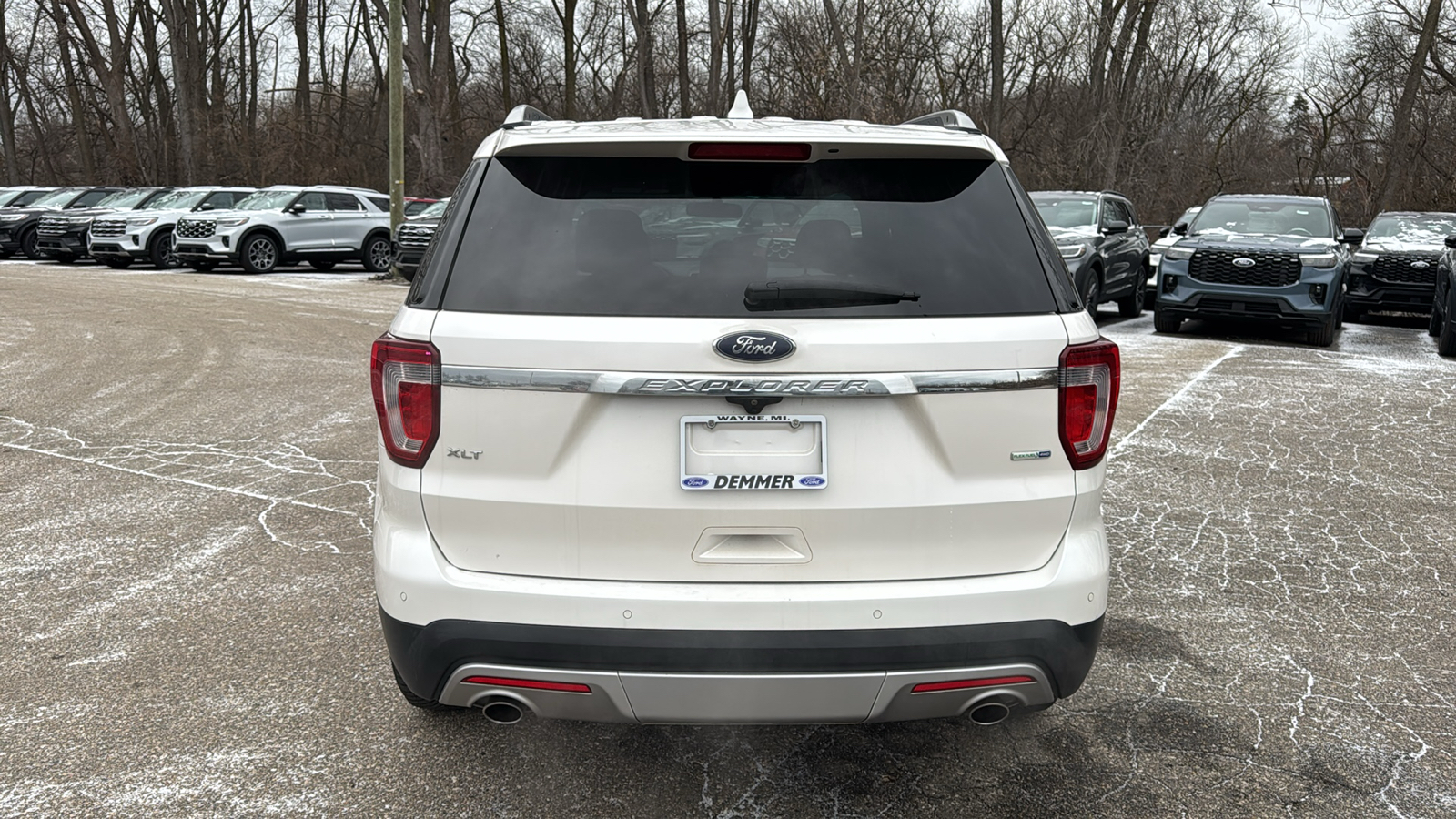 2016 Ford Explorer XLT 28