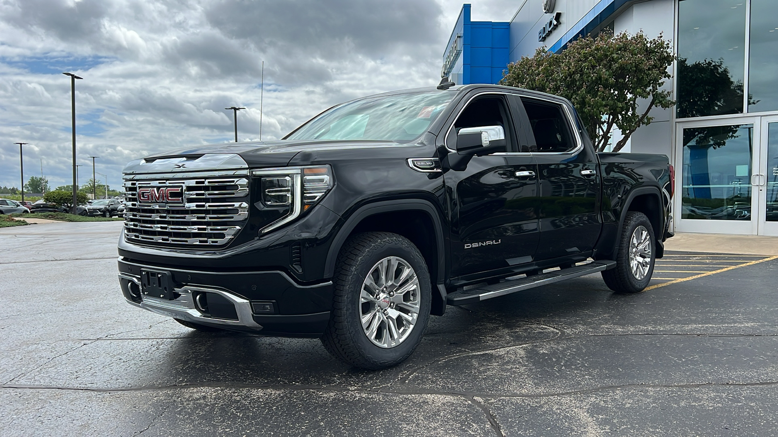 2024 GMC Sierra 1500 Denali 1