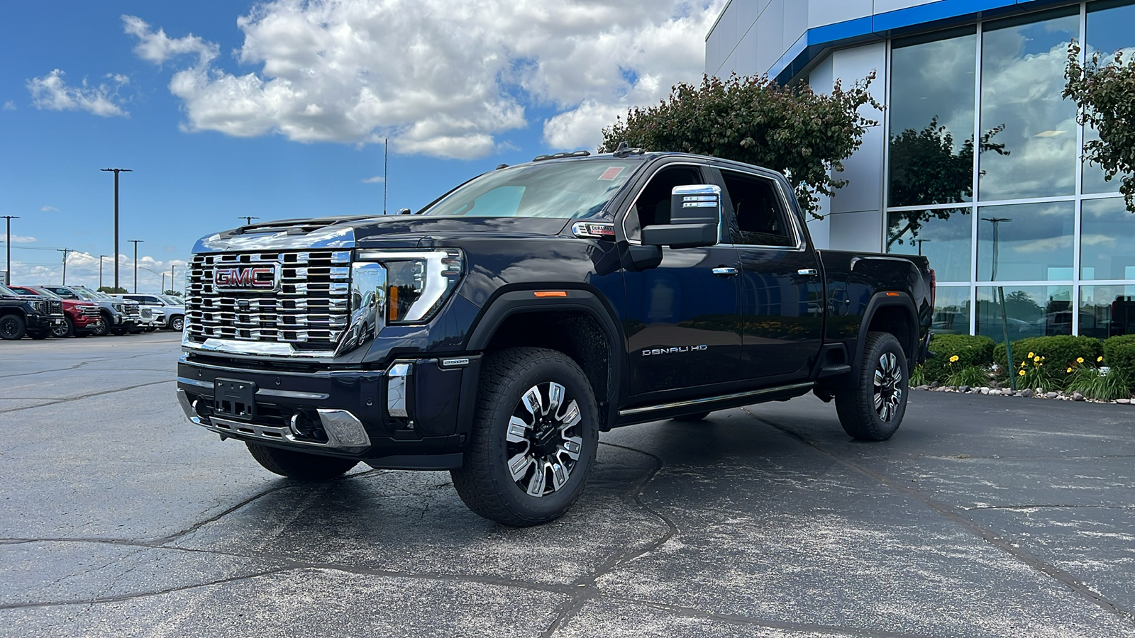 2024 GMC Sierra 2500HD Denali 1