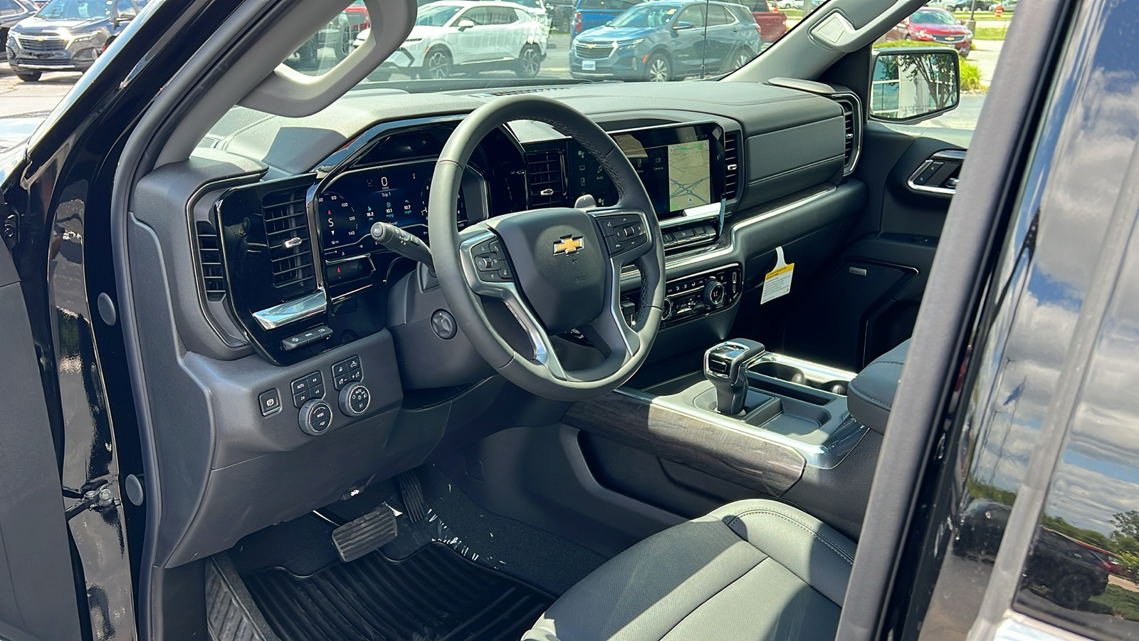 2024 Chevrolet Silverado 1500 LTZ 26