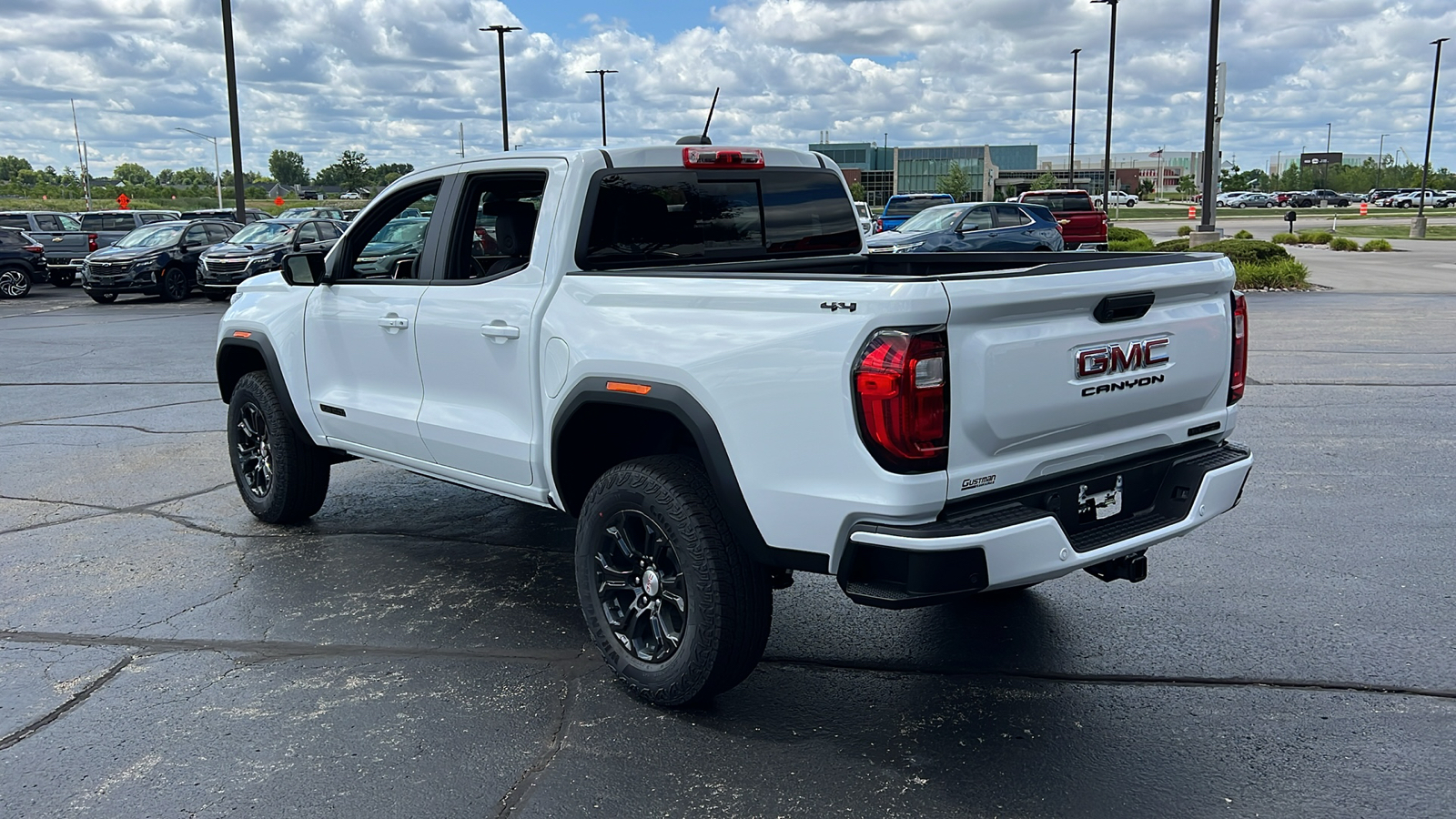 2024 GMC Canyon 4WD Elevation 3