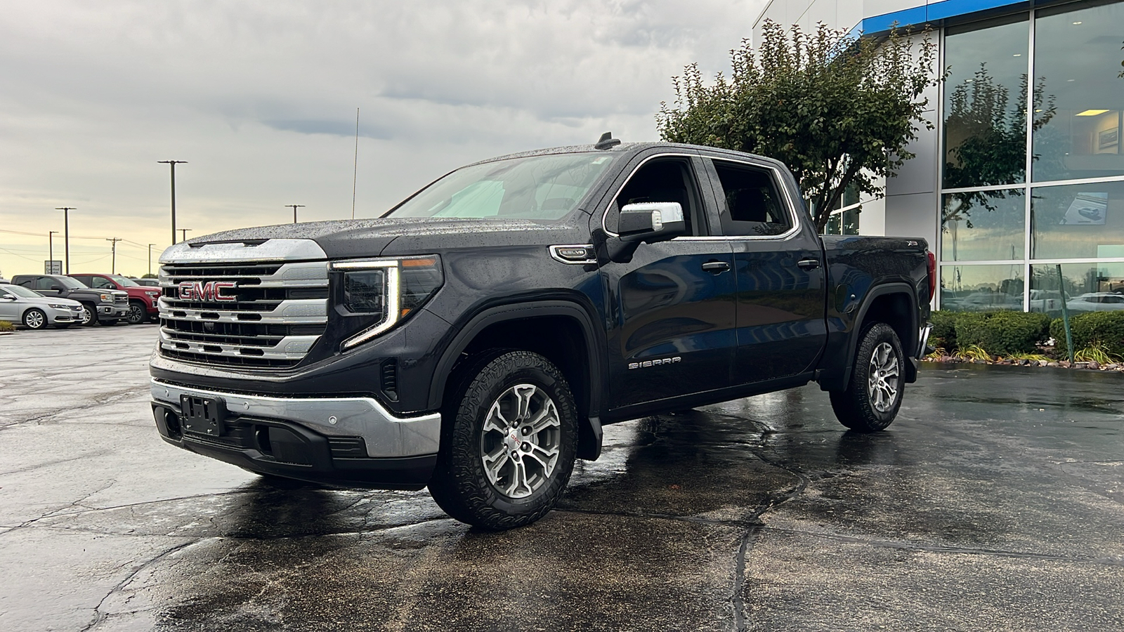 2024 GMC Sierra 1500 SLE 1