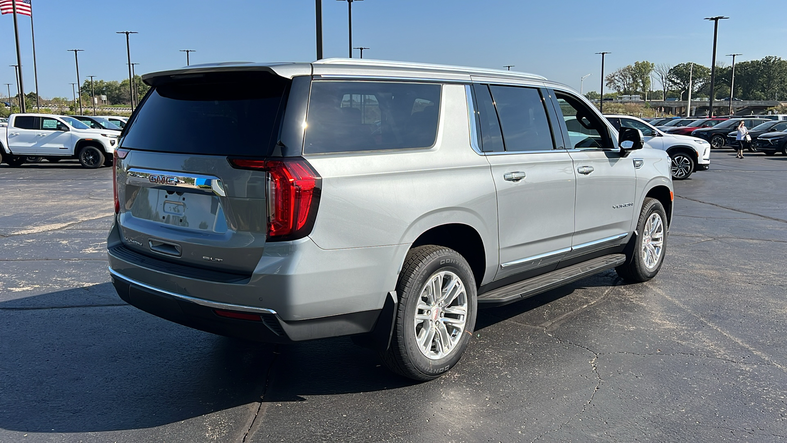 2024 GMC Yukon SLT 5