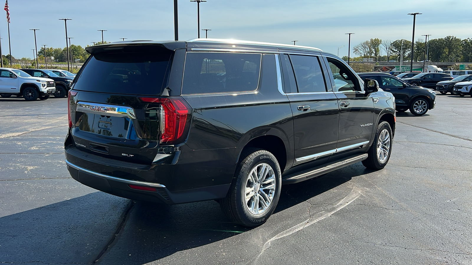 2024 GMC Yukon SLT 5