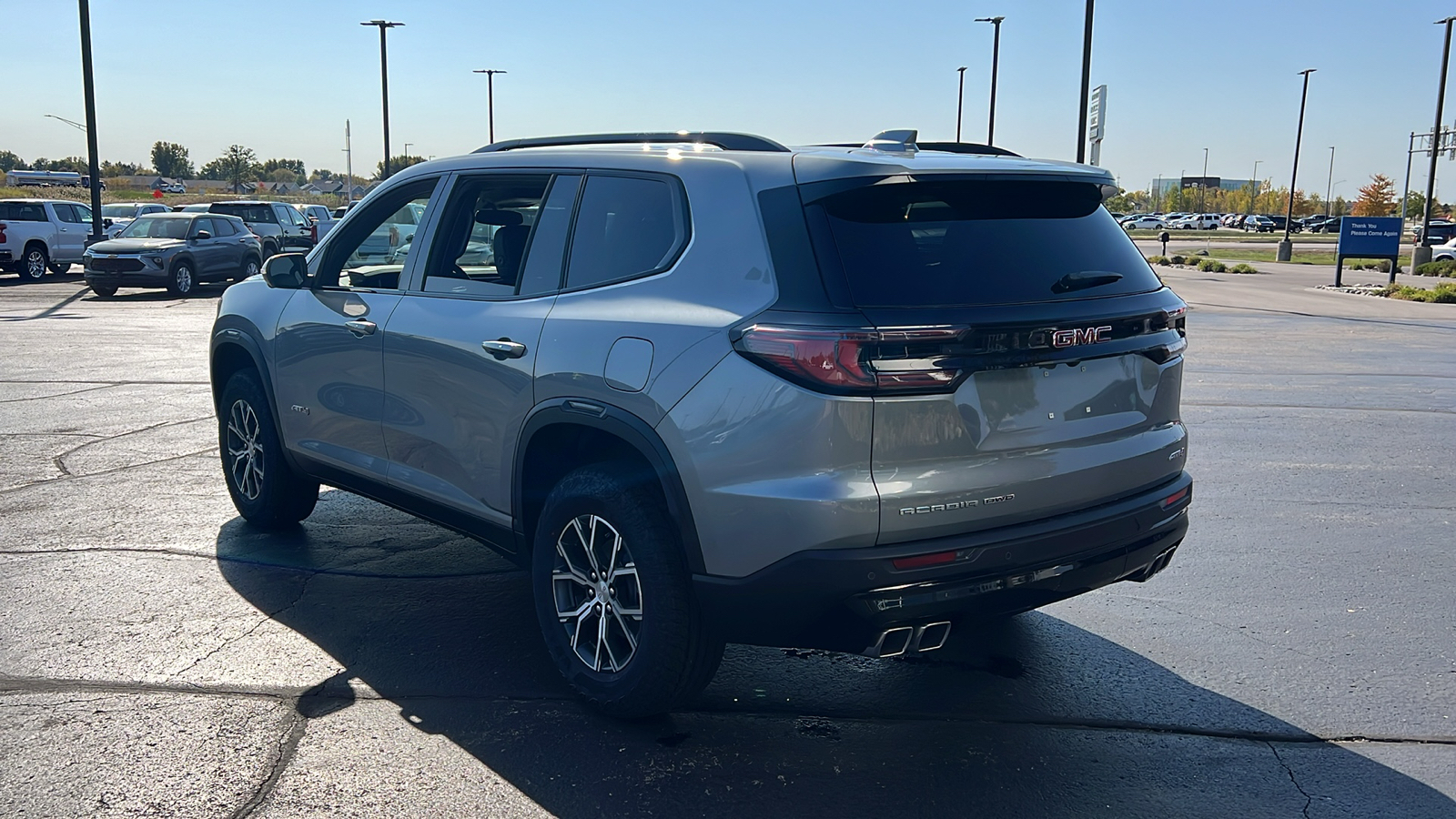 2024 GMC Acadia AWD AT4 3