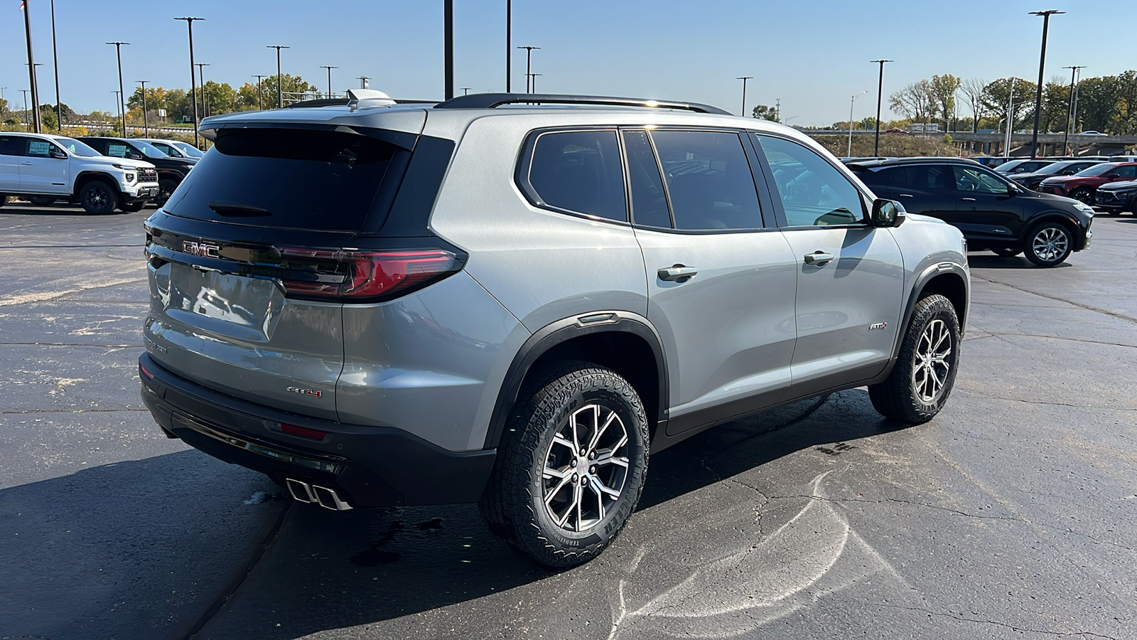 2024 GMC Acadia AWD AT4 5