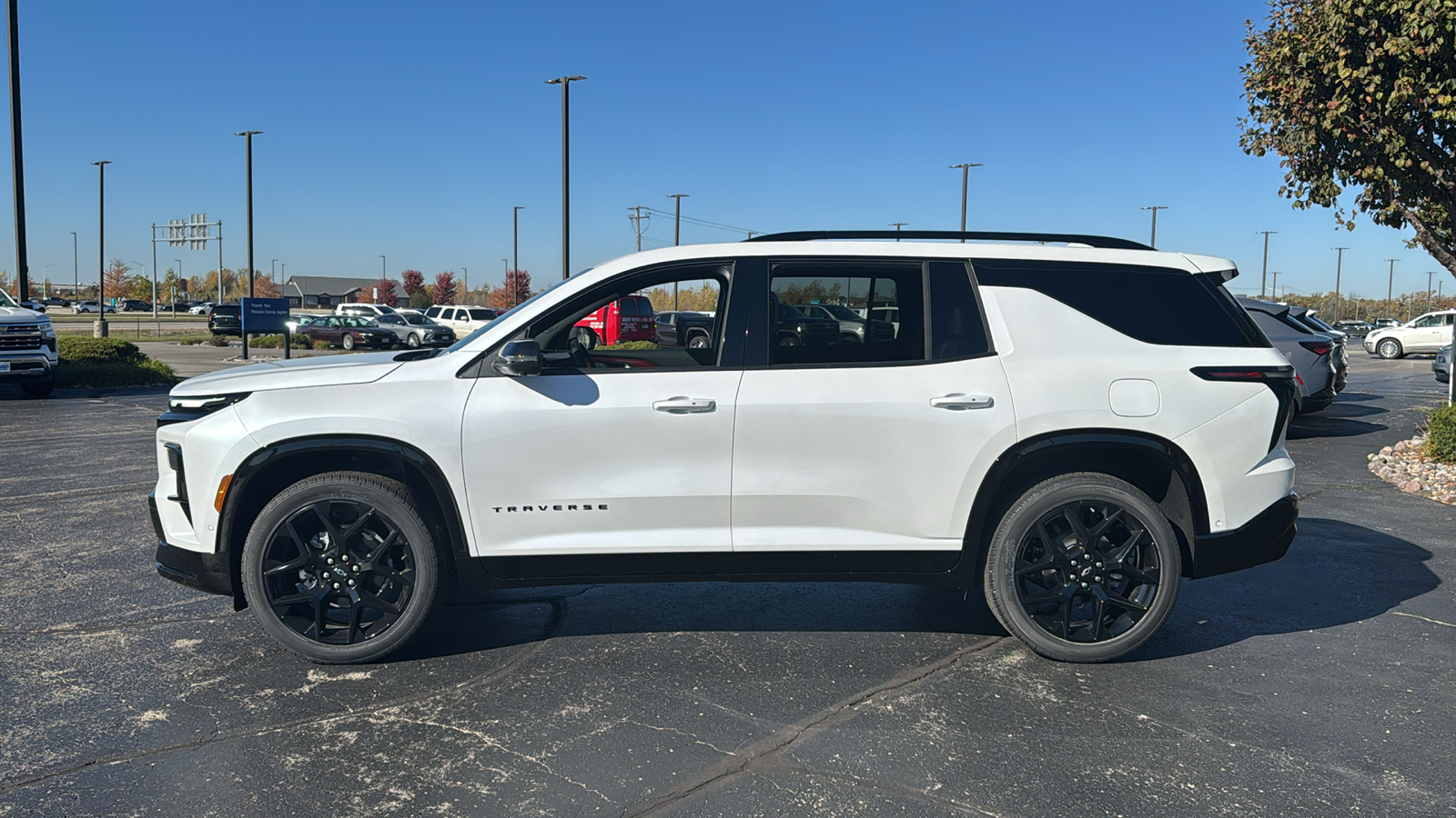 2024 Chevrolet Traverse AWD RS 2