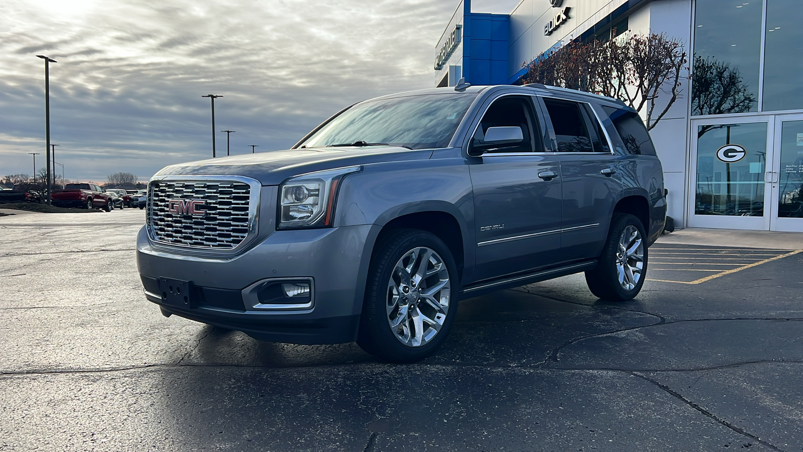 2019 GMC Yukon Denali 1