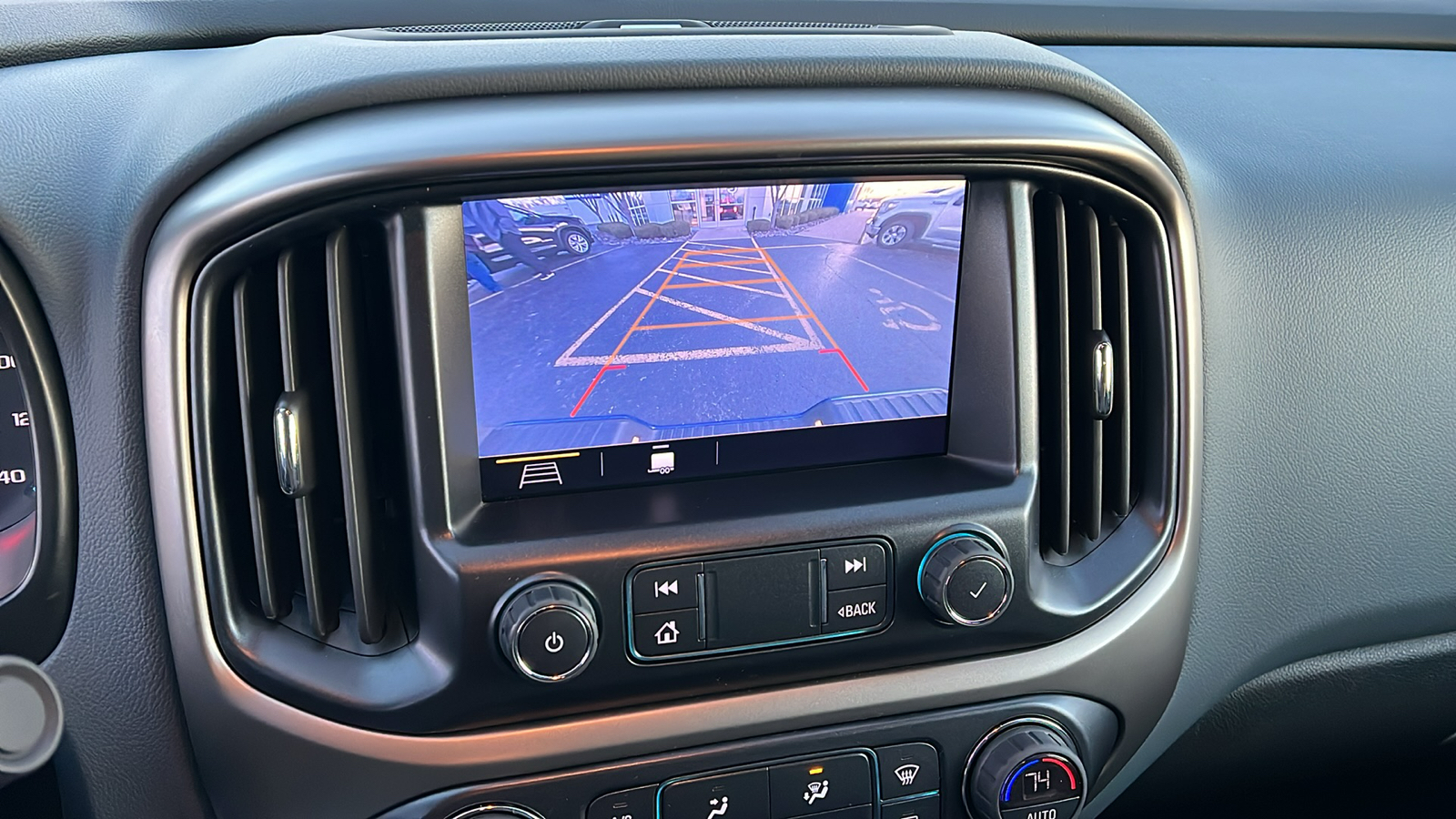 2022 Chevrolet Colorado 4WD Z71 17