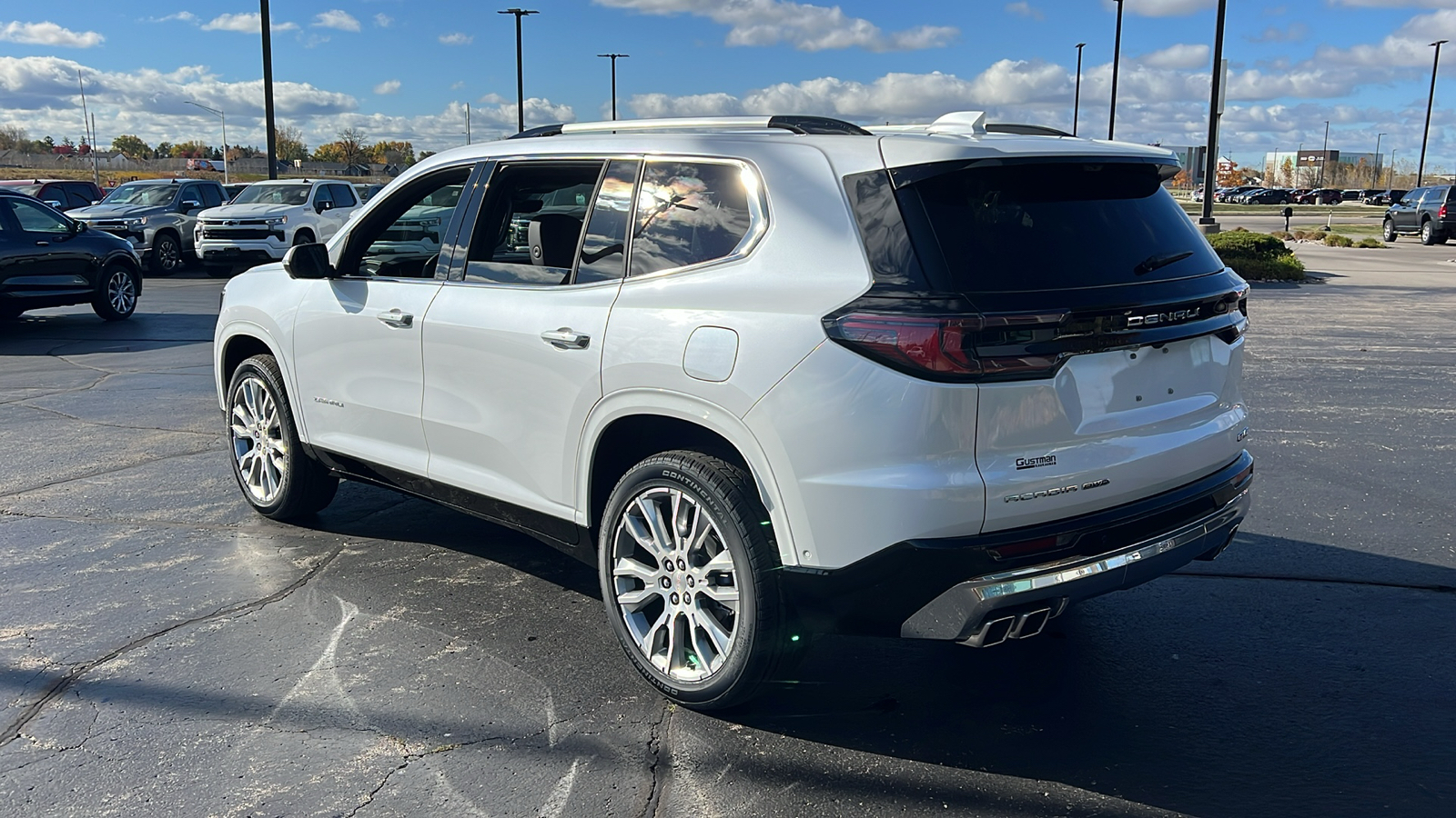 2024 GMC Acadia AWD Denali 3