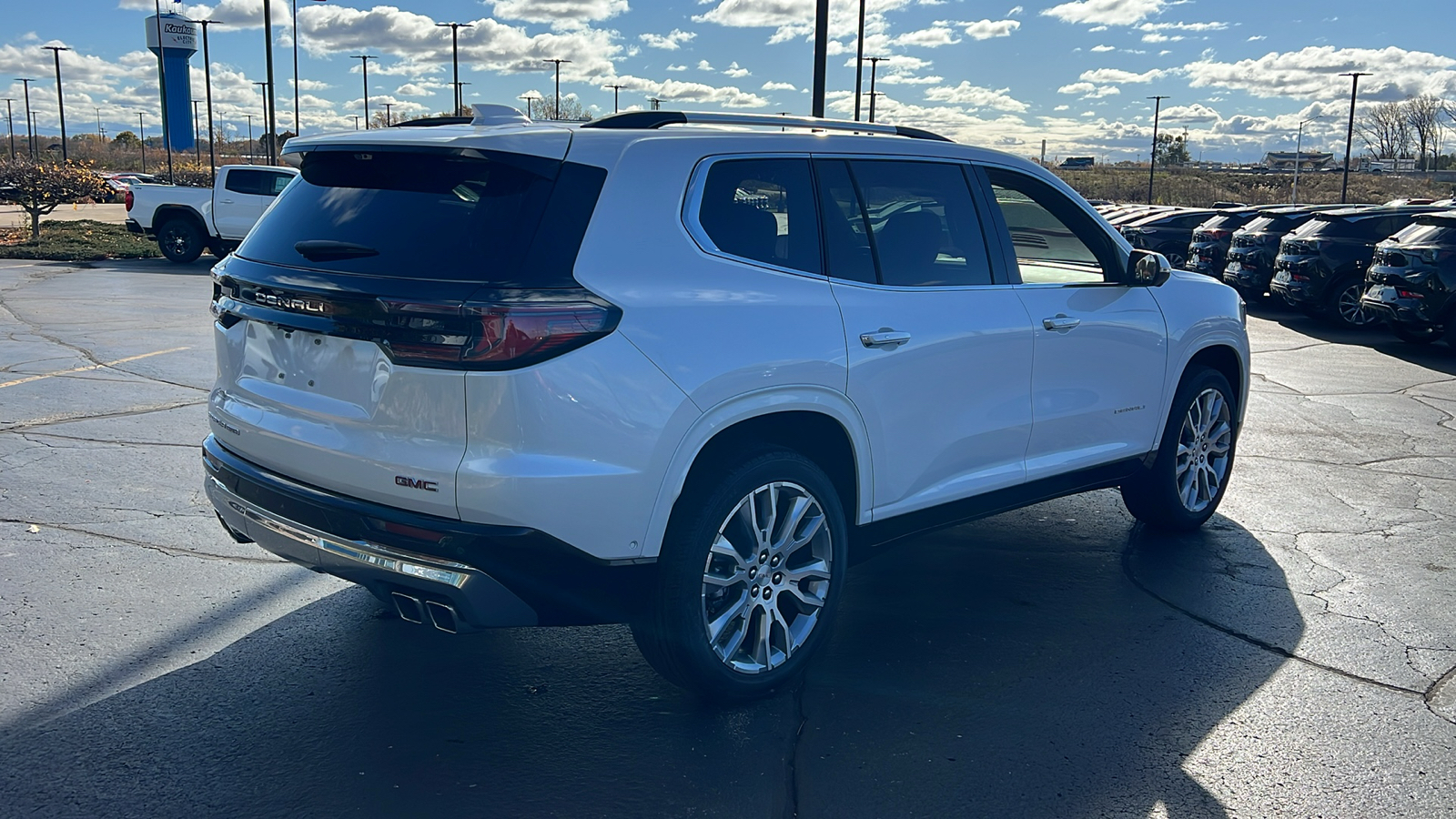 2024 GMC Acadia AWD Denali 5