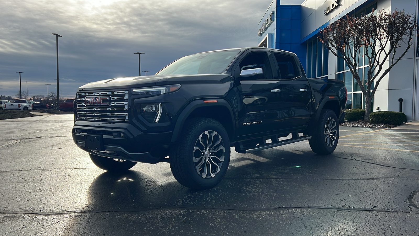 2024 GMC Canyon 4WD Denali 1