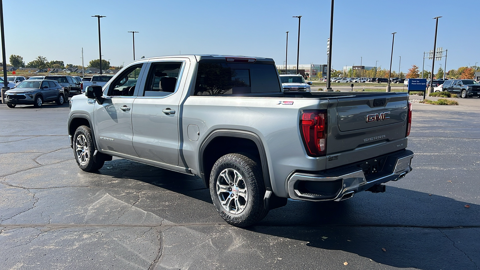 2025 GMC Sierra 1500 SLE 3