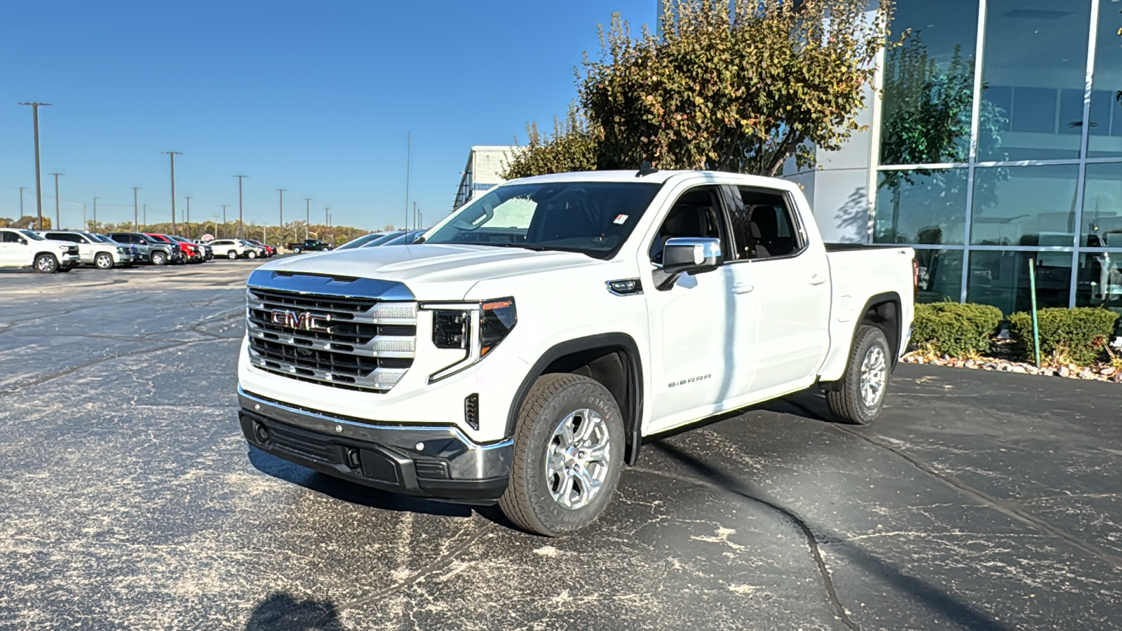 2025 GMC Sierra 1500 SLE 1