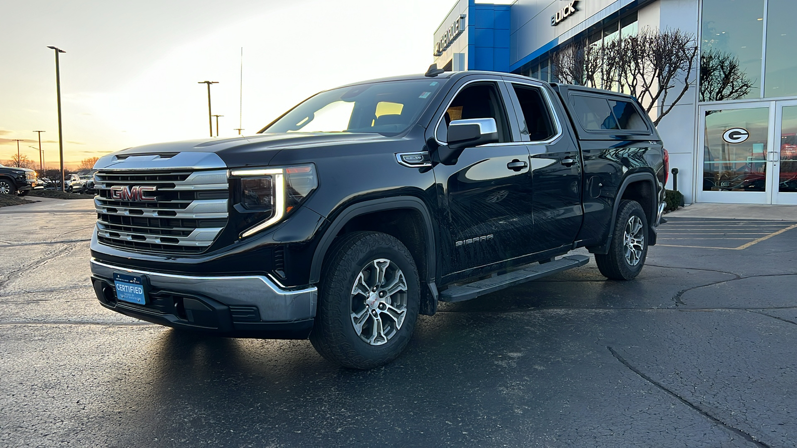 2022 GMC Sierra 1500 SLE 1