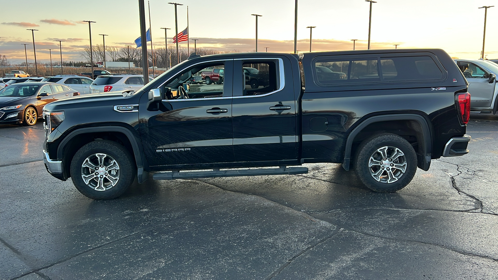 2022 GMC Sierra 1500 SLE 2