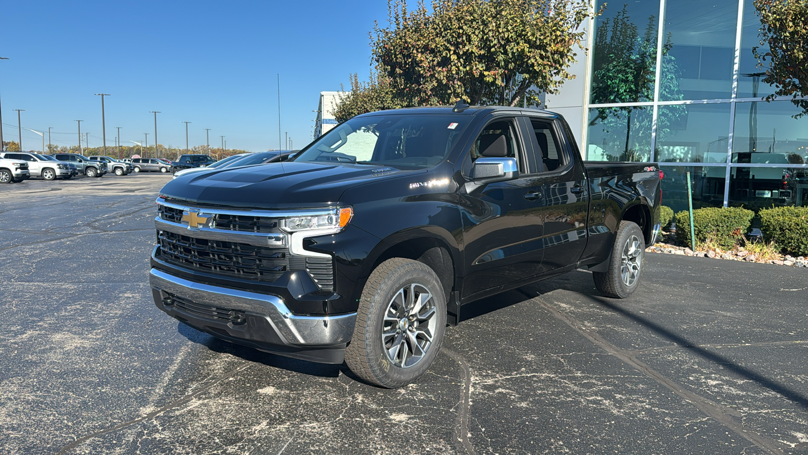 2025 Chevrolet Silverado 1500 LT 1