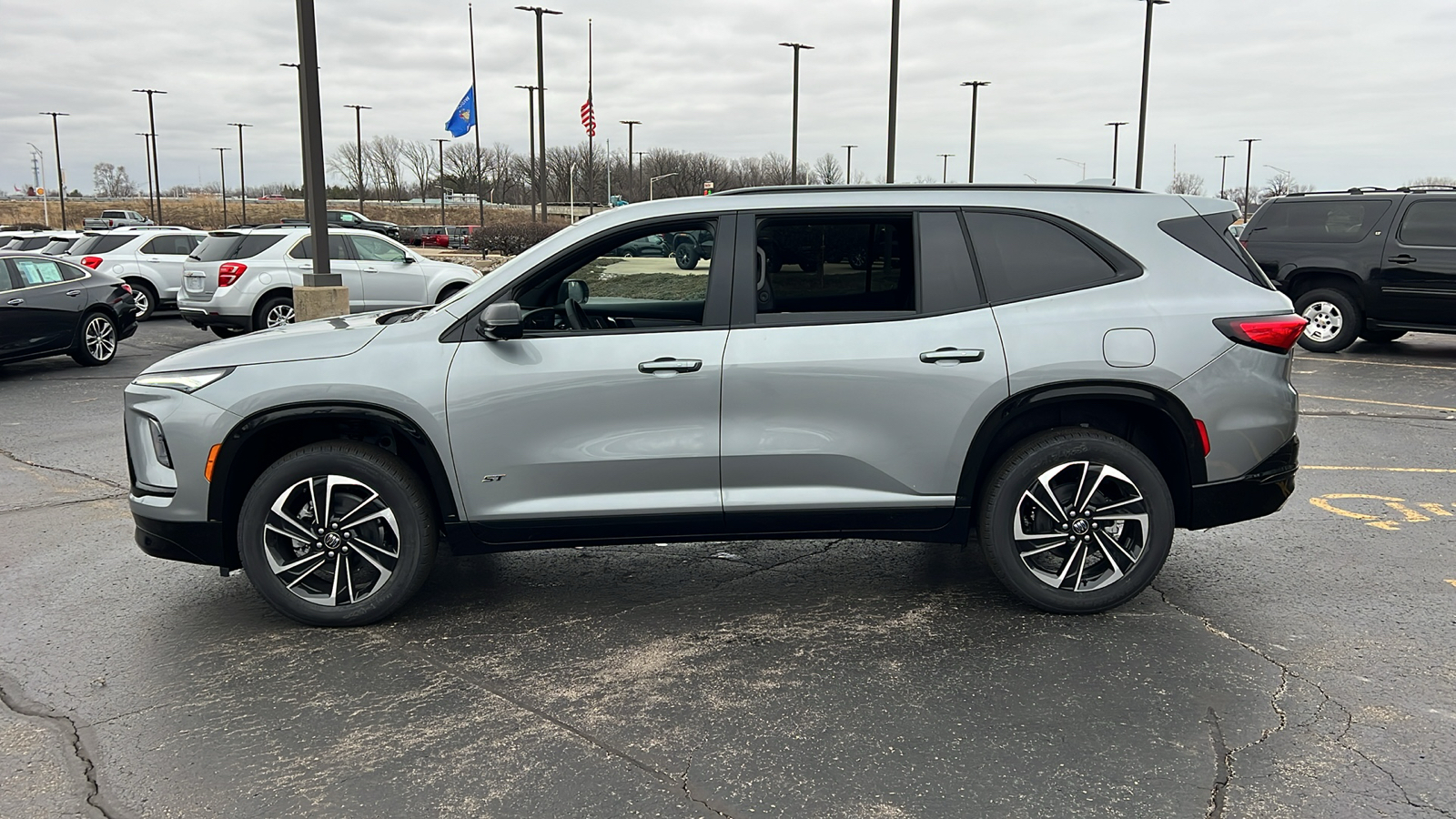 2025 Buick Enclave Sport Touring 2