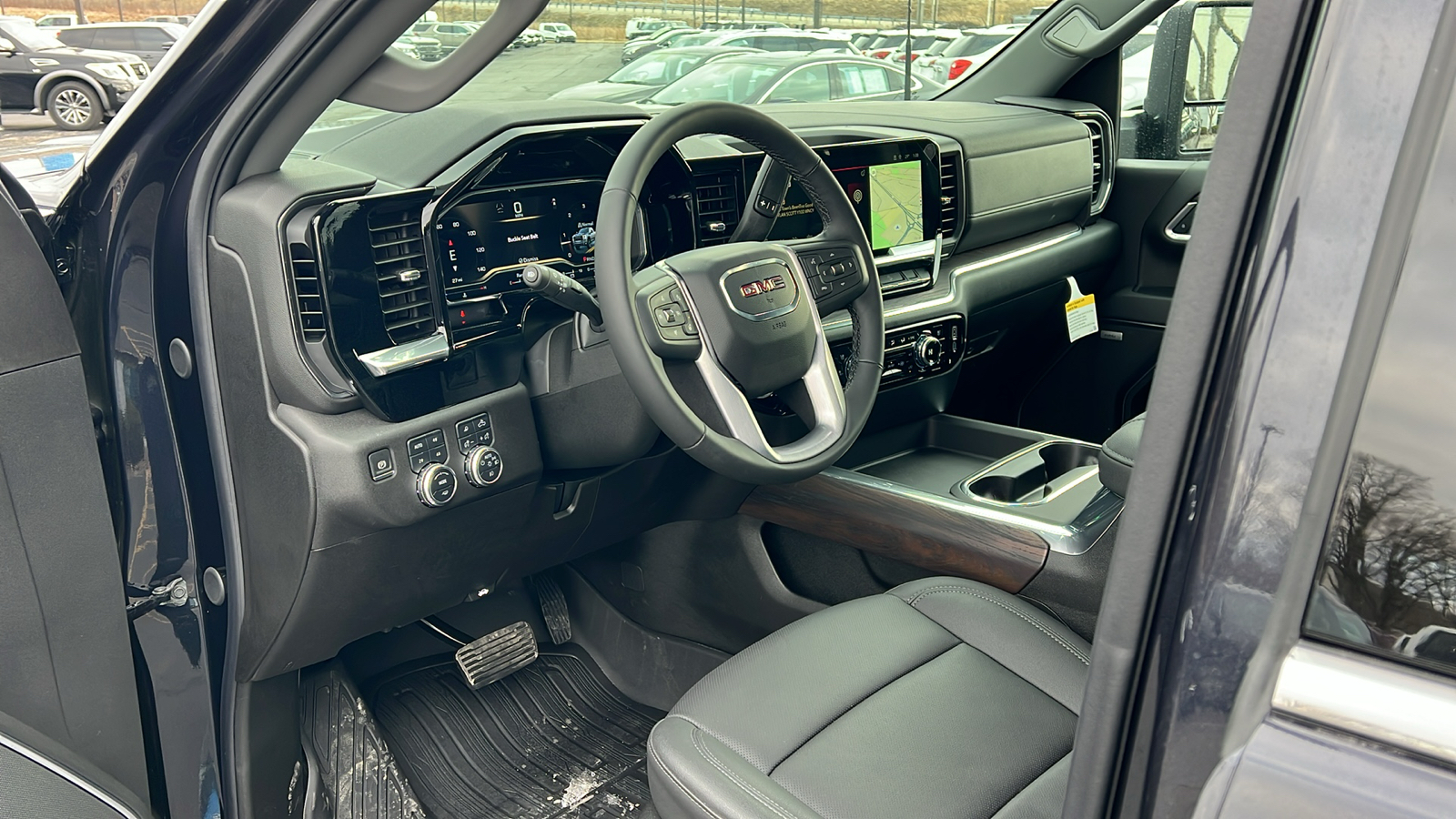 2025 GMC Sierra 2500HD SLT 25