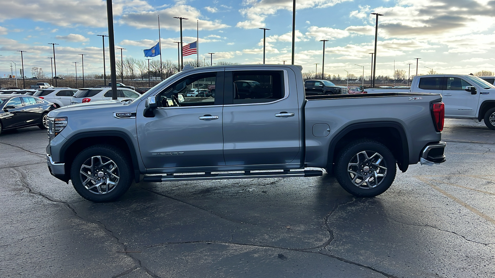 2025 GMC Sierra 1500 SLT 2