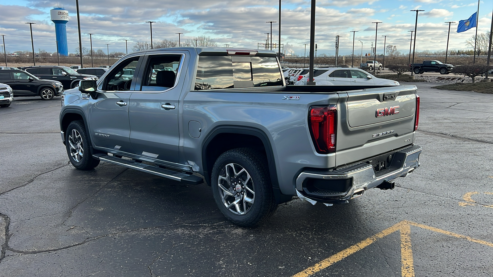 2025 GMC Sierra 1500 SLT 3