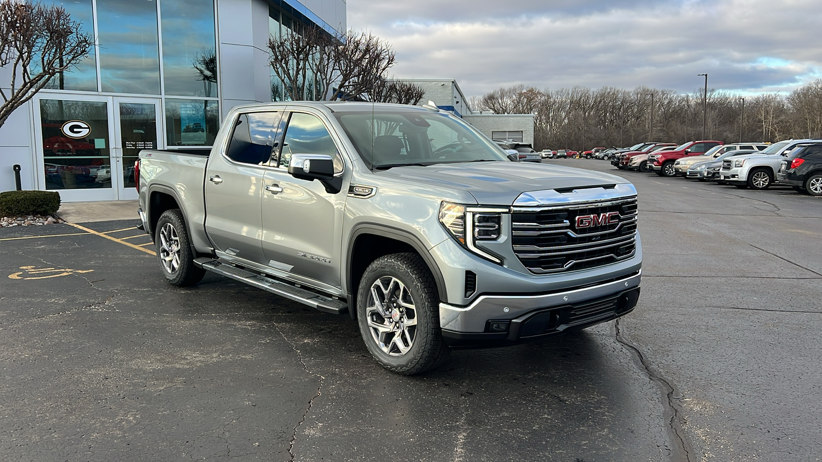 2025 GMC Sierra 1500 SLT 7