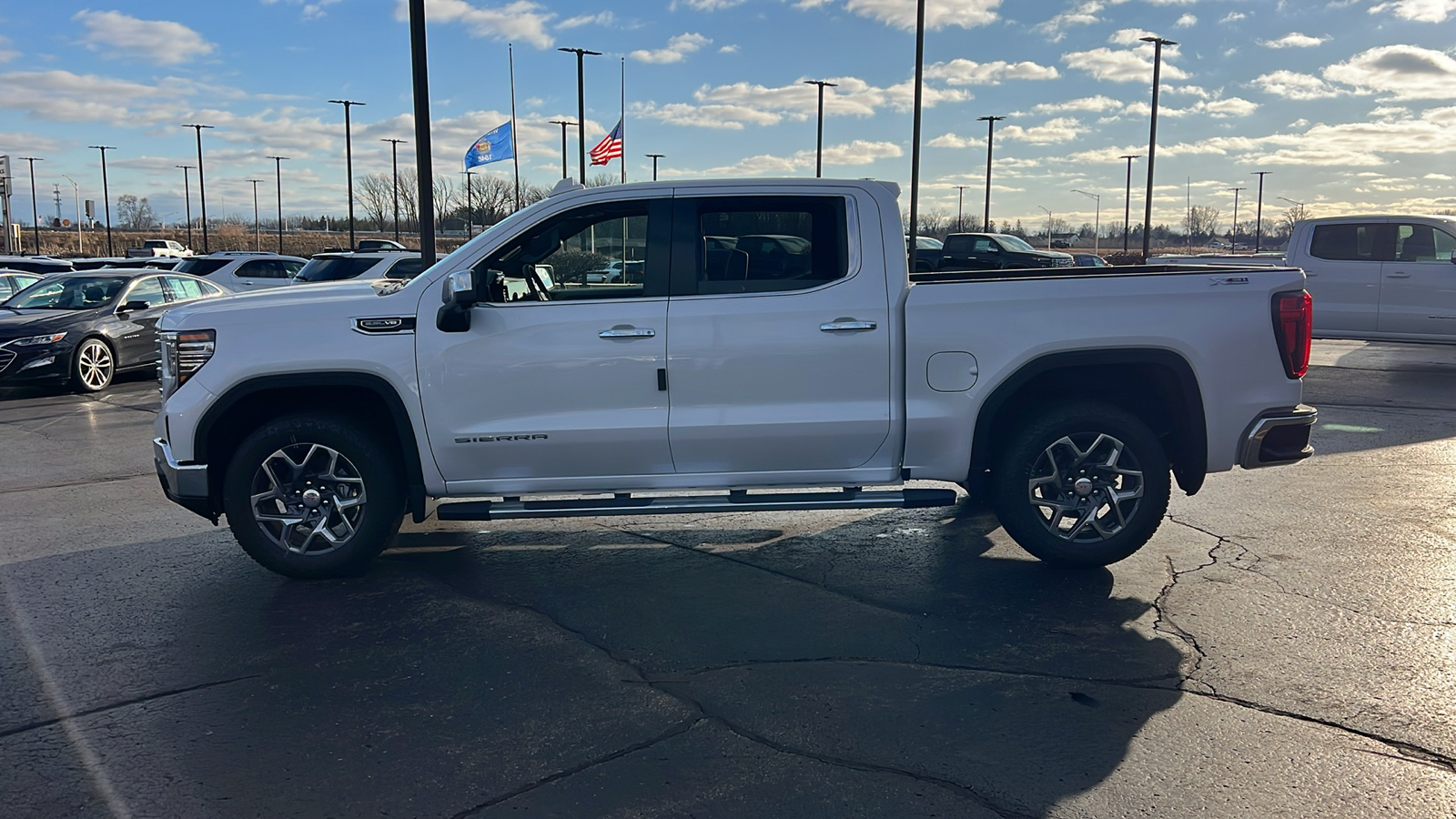 2025 GMC Sierra 1500 SLT 2