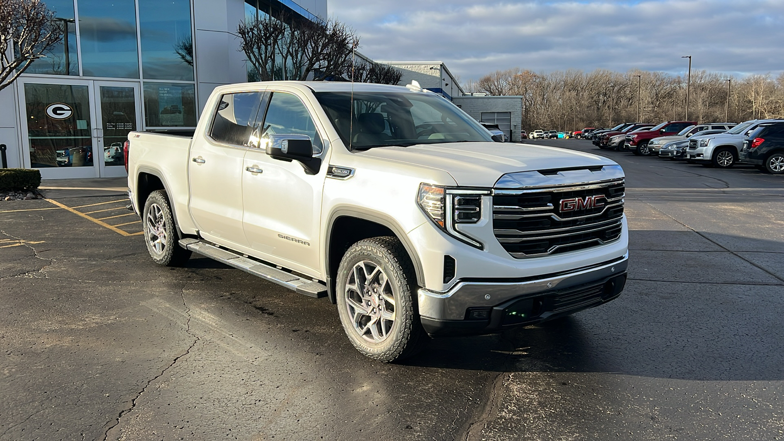 2025 GMC Sierra 1500 SLT 7