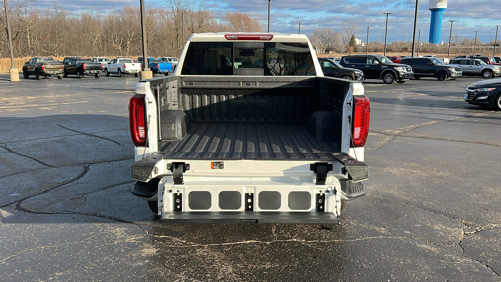 2025 GMC Sierra 1500 SLT 28