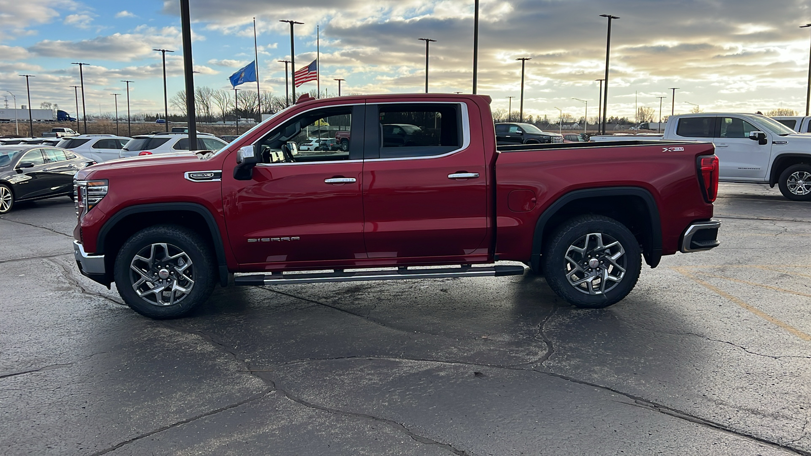 2025 GMC Sierra 1500 SLT 2