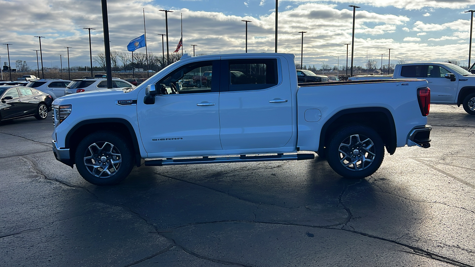 2025 GMC Sierra 1500 SLT 2