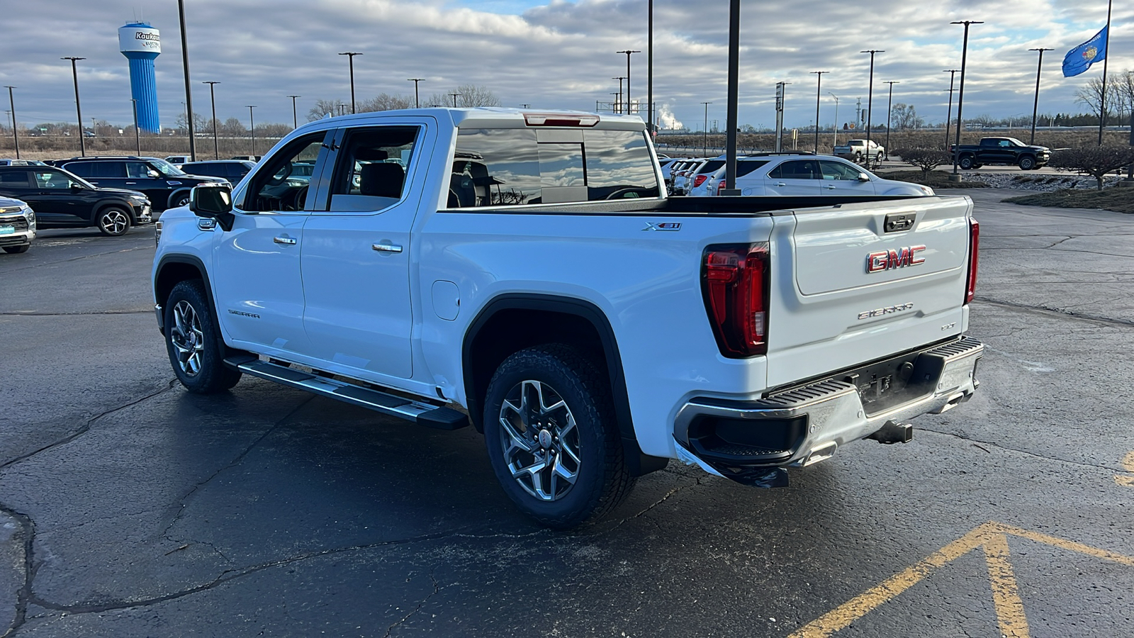 2025 GMC Sierra 1500 SLT 3