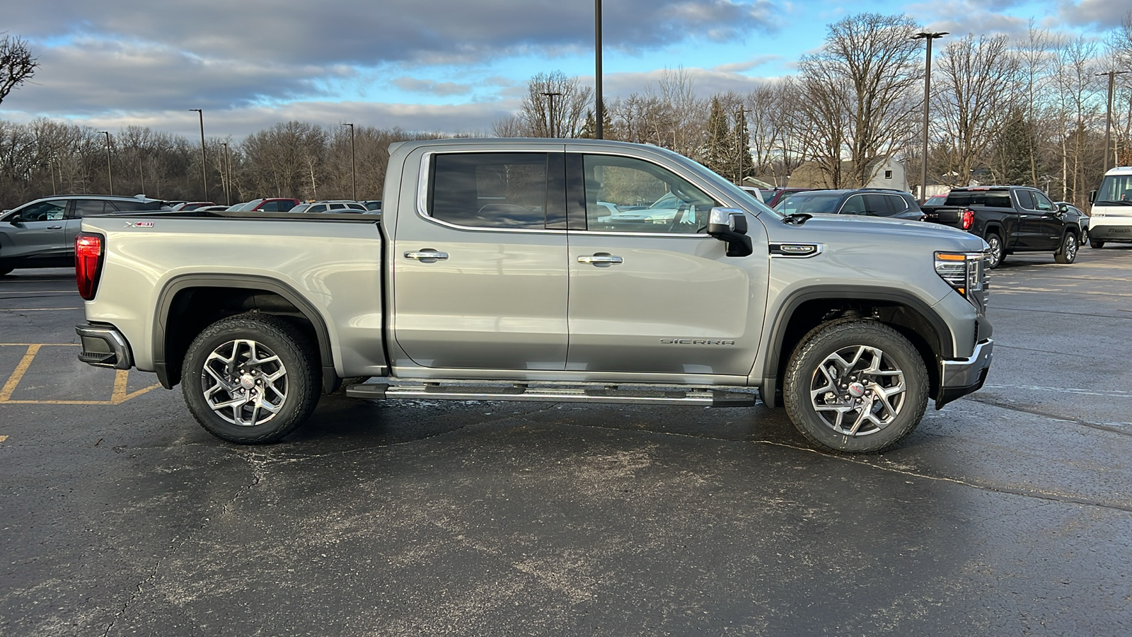 2025 GMC Sierra 1500 SLT 6