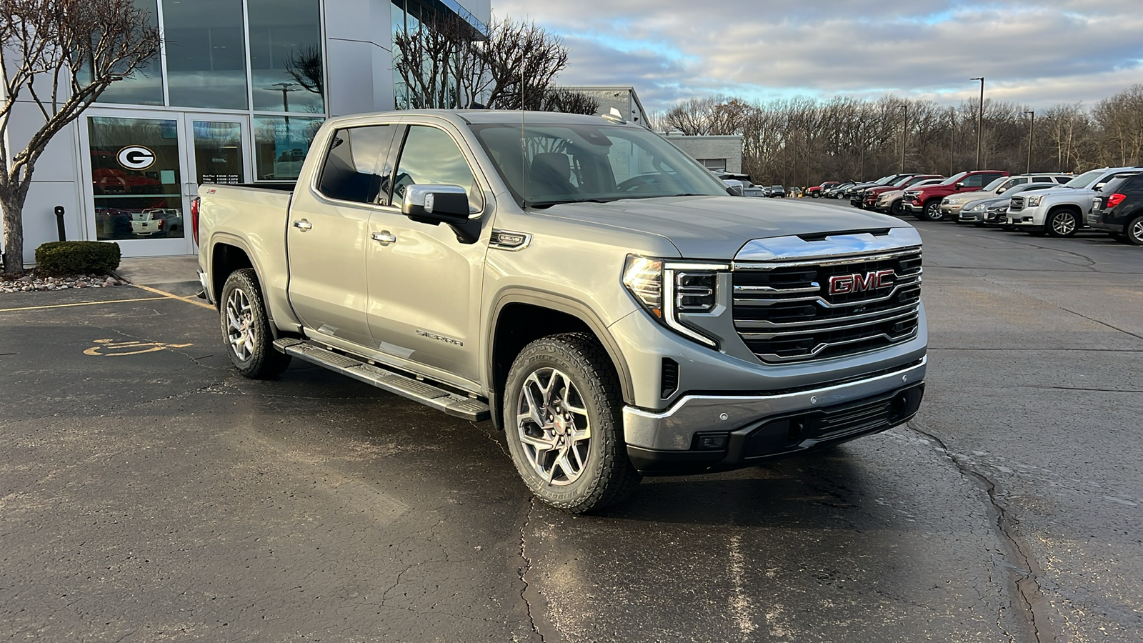 2025 GMC Sierra 1500 SLT 7