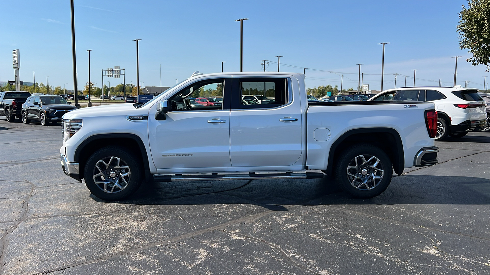 2025 GMC Sierra 1500 SLT 2