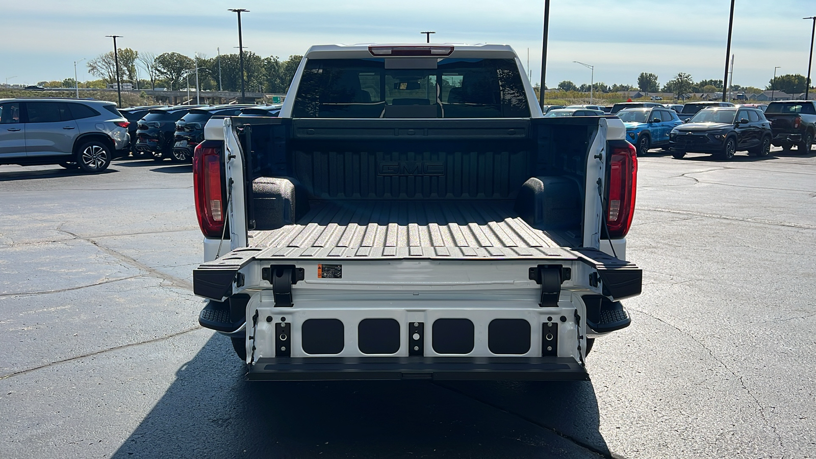 2025 GMC Sierra 1500 SLT 28