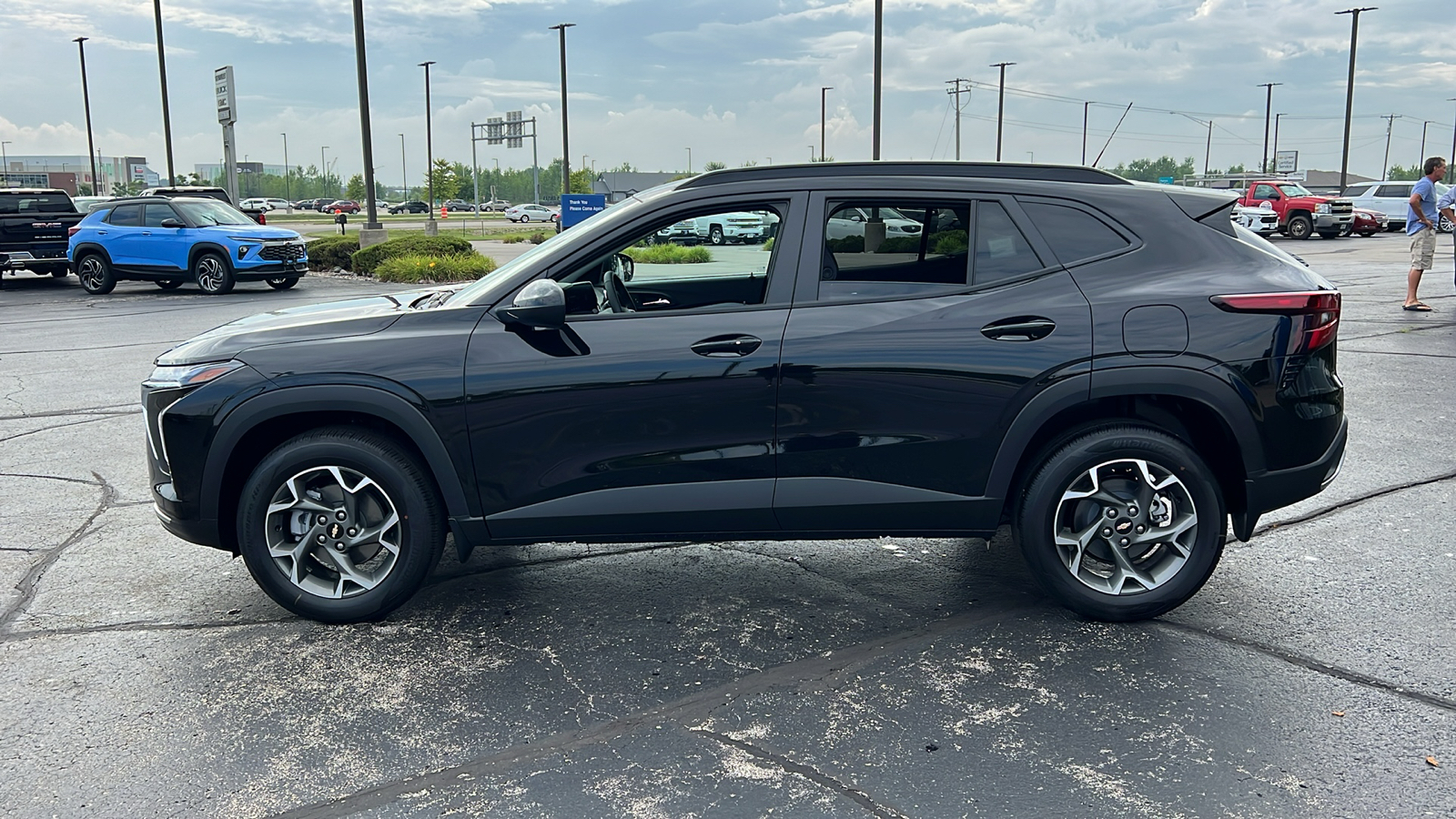 2025 Chevrolet Trax LT 2