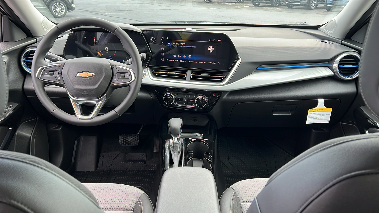 2025 Chevrolet Trax LT 8