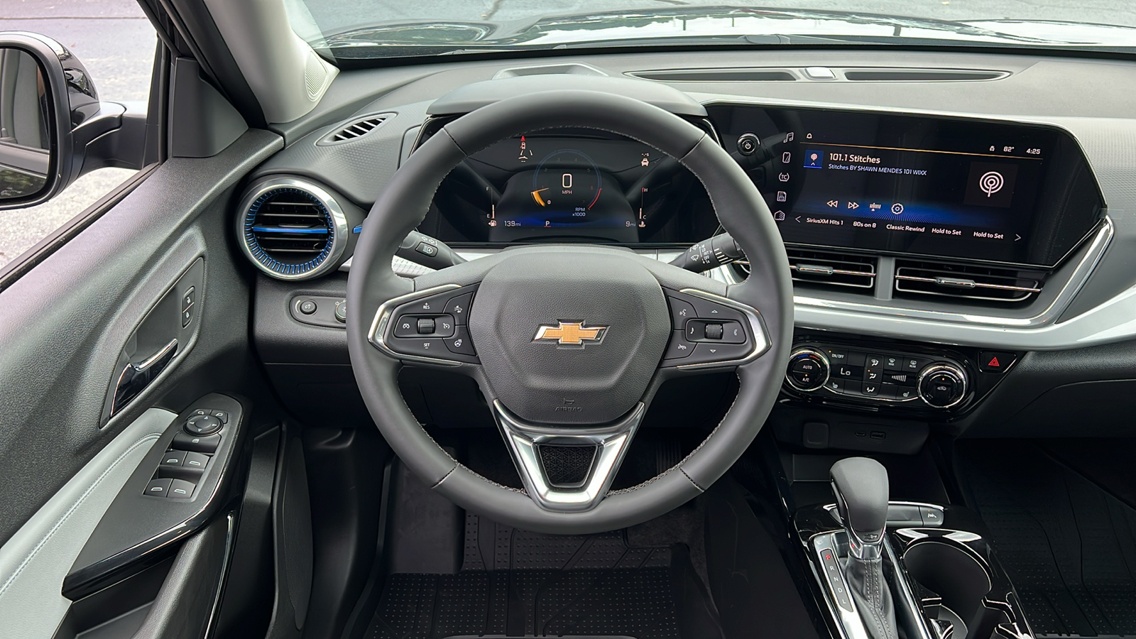 2025 Chevrolet Trax LT 9