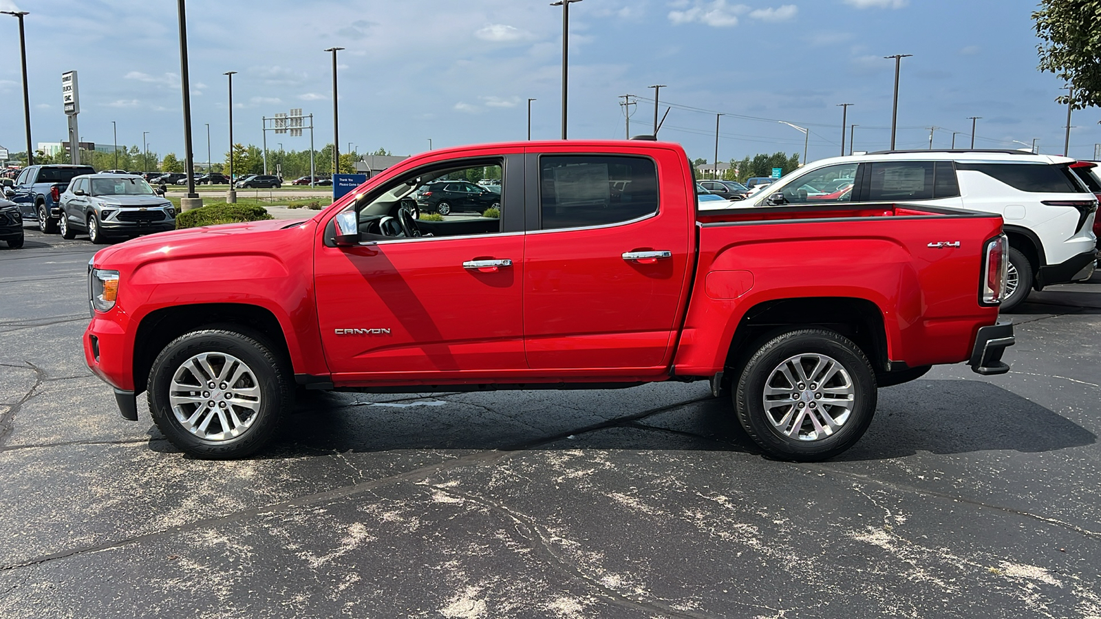 2017 GMC Canyon 4WD SLT 2