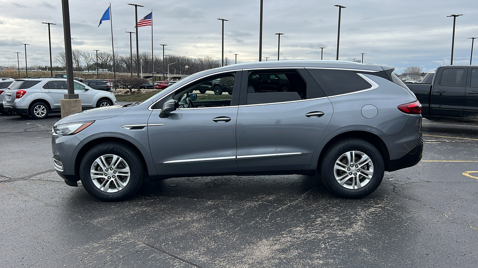 2021 Buick Enclave Essence 2