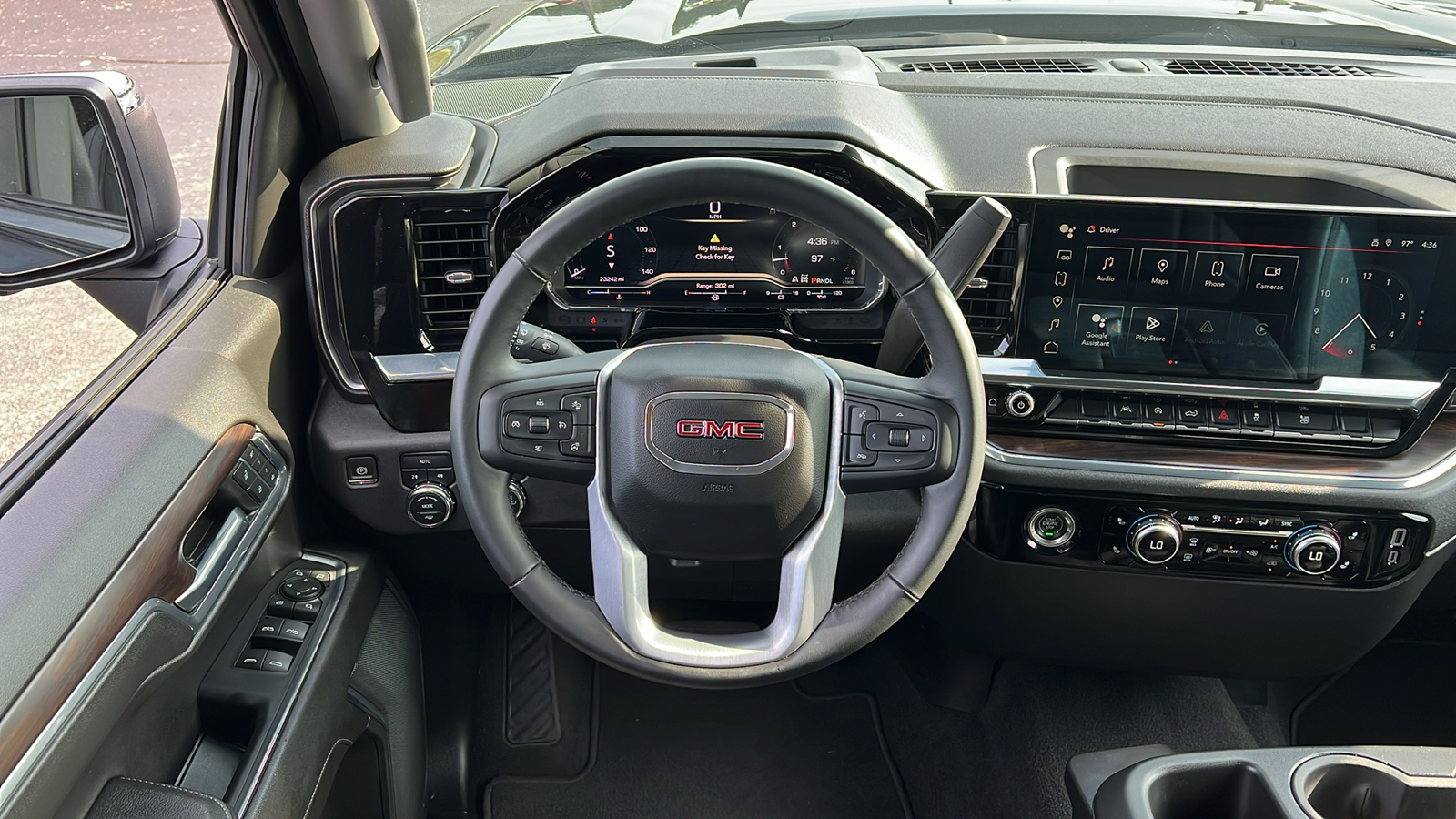 2024 GMC Sierra 1500 SLT 9