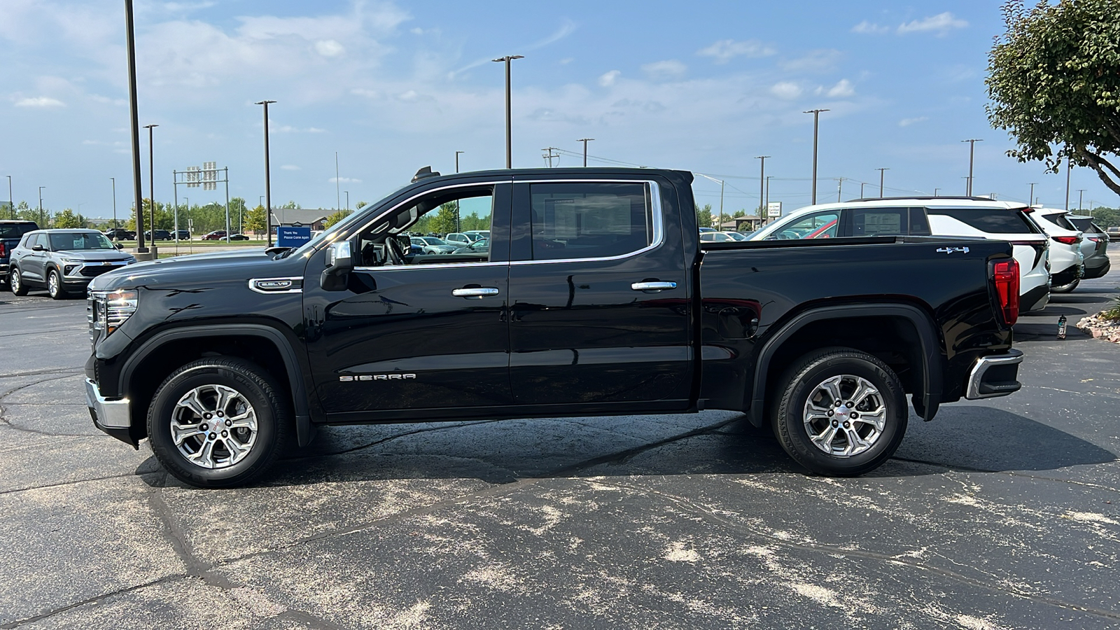 2024 GMC Sierra 1500 SLT 2