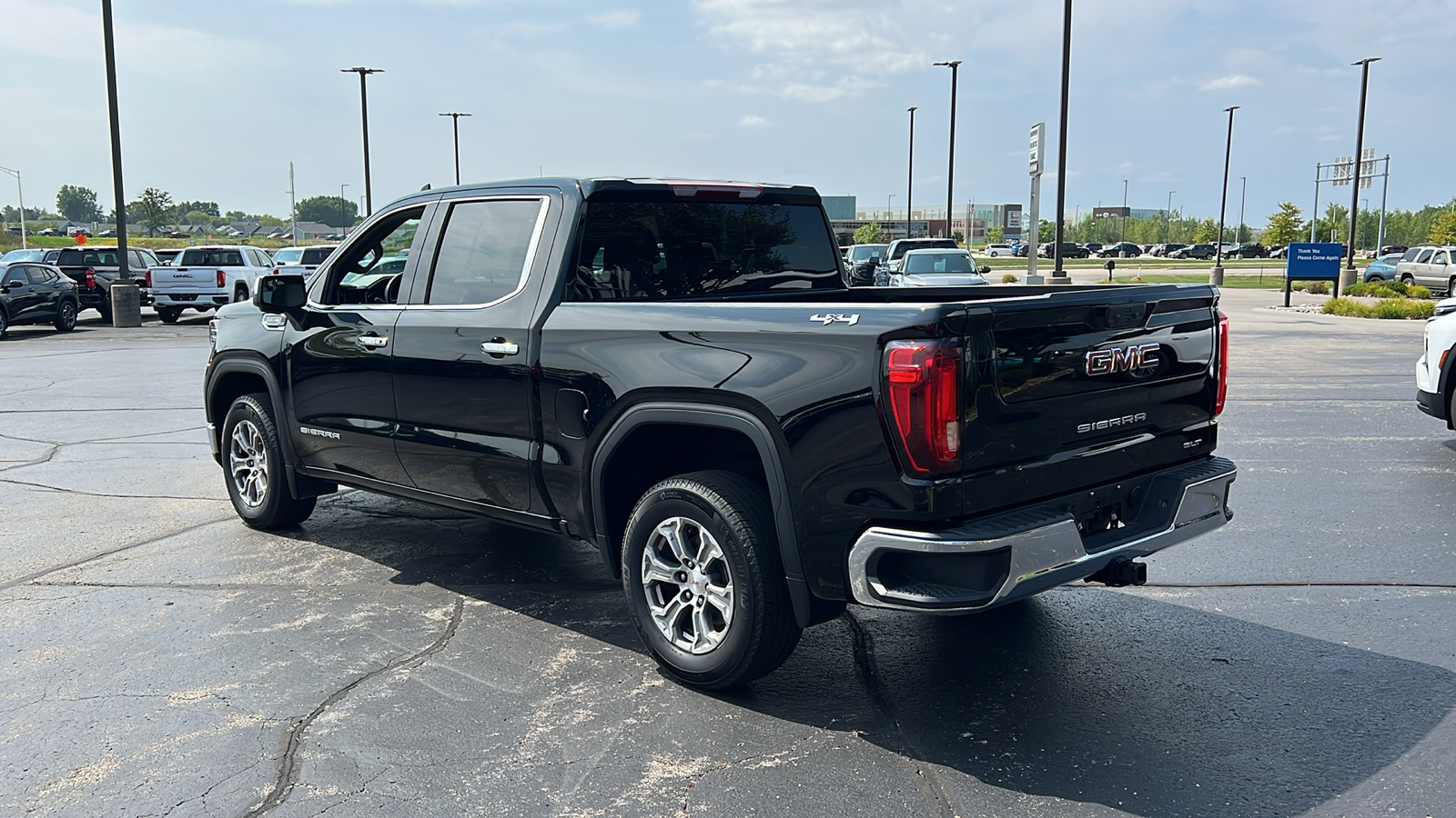 2024 GMC Sierra 1500 SLT 3