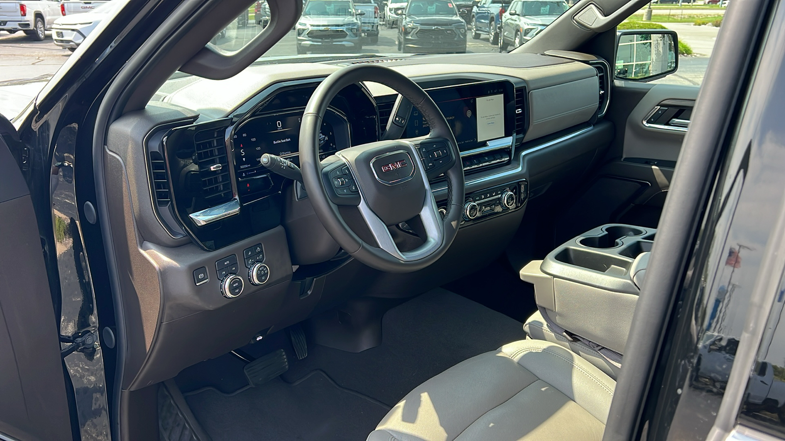 2024 GMC Sierra 1500 SLT 25